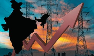 हीटवेव के कारण भारत में बिजली की मांग रिकॉर्ड स्तर पर: 256 गीगावाट पहुंची डिमांड, सौर ऊर्जा ने ली जिम्मेदारी