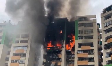 गाजियाबाद के इंदिरापुरम में 15 मंजिला अपार्टमेंट में भीषण आग, 60 लोगों को किया गया रेस्क्यू