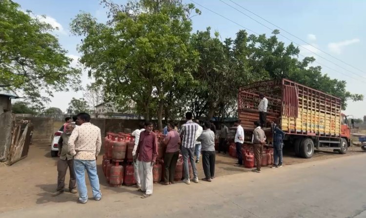 Bhopal:रास्ते में ही लूटी LPG: ट्रक से 40 सिलेंडरों की गैस गायब