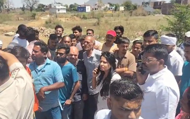 LPG के लिए चक्काजाम, समय पर नहीं खुली एजेंसी तो भड़के लोग