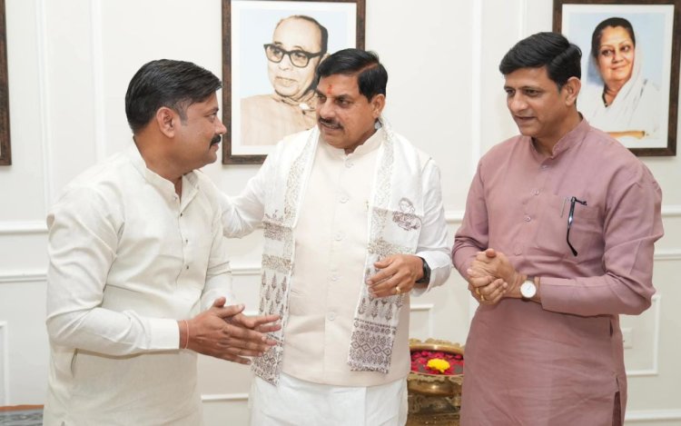 विकास को लेकर इंदौर मेयर की CM से मुलाकात, डिजिटल बजट और सोलर प्रोजेक्ट पर हुई चर्चा