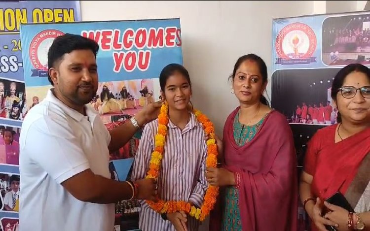 रीवा की श्रुति पांडे ने 99% के साथ 10वीं में किया टॉप, MP में चौथा स्थान