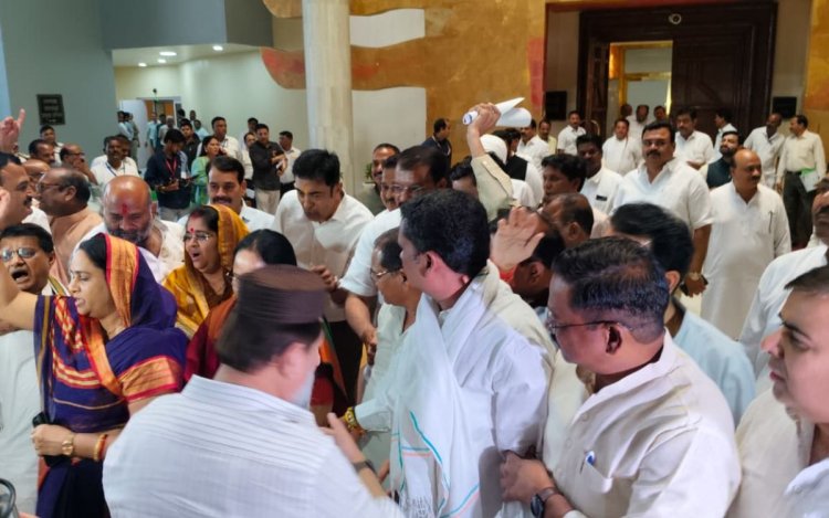 मध्य प्रदेश विधानसभा का विशेष सत्र, 'CM डॉ. मोहन यादव ने सदन में पेश किया ‘नारी शक्ति वंदन संकल्प’, चर्चा के बीच विपक्ष का वॉकआउट