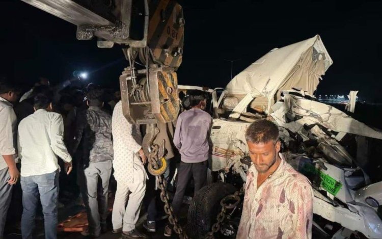 DHAR: मजदूरों से भरा पिकअप पलटा,16 लोगों की मौत, 13 घायल