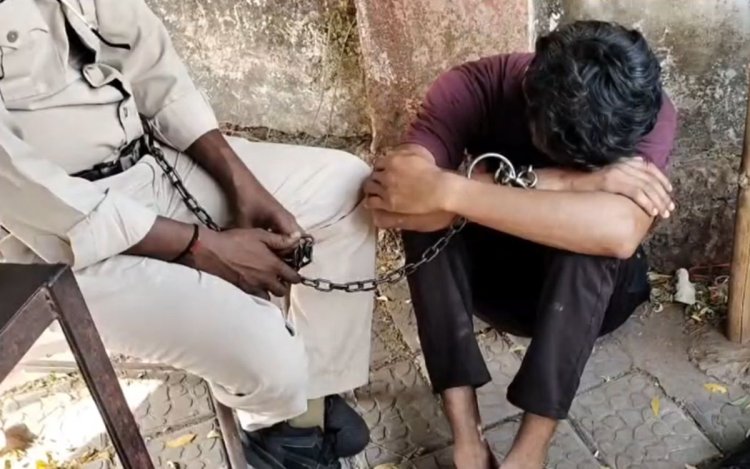 शादी समारोह के दौरान दिव्यांग युवती से कार में गैंगरेप, मुख्य आरोपी गिरफ्तार, 3 की तलाश जारी