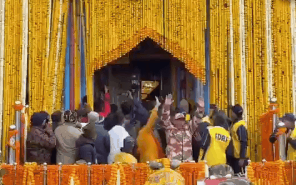 केदारनाथ धाम के खुले कपाट,हर-हर महादेव से गूंजा बाबा का धाम