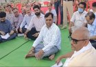कलेक्टर ने जमीन पर बैठकर सुनी ग्रामीणों की समस्याएं, रीवा को बताया विद्वानों की धरती