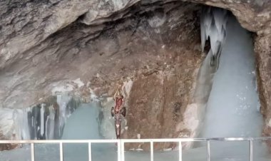अमरनाथ से आई बाबा बर्फानी की पहली तस्वीर पवित्र गुफा में 6-7 फीट का शिवलिंग बना