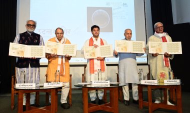 हिन्दी पत्रकारिता की द्विशताब्दी पर जारी हुआ स्मारक डाक टिकट, ‘उदन्त मार्त्तण्ड’ और युगल किशोर शुक्ल को राष्ट्रीय सम्मान