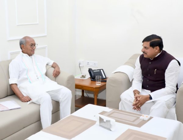 दिग्विजय सिंह ने CM डॉ. मोहन यादव से की मुलाकात, किसानों की समस्याओं पर की चर्चा; राम महायज्ञ का दिया निमंत्रण