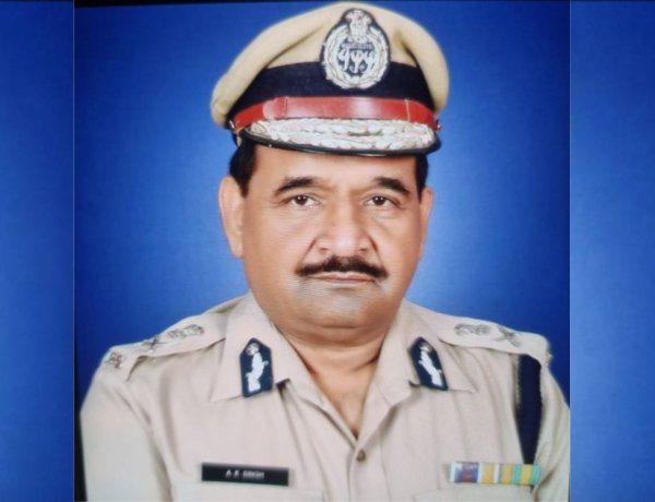 रिटायर्ड IPS अखिलेश सिंह का निधन, नर्मदापुरम में होगा अंतिम संस्कार
