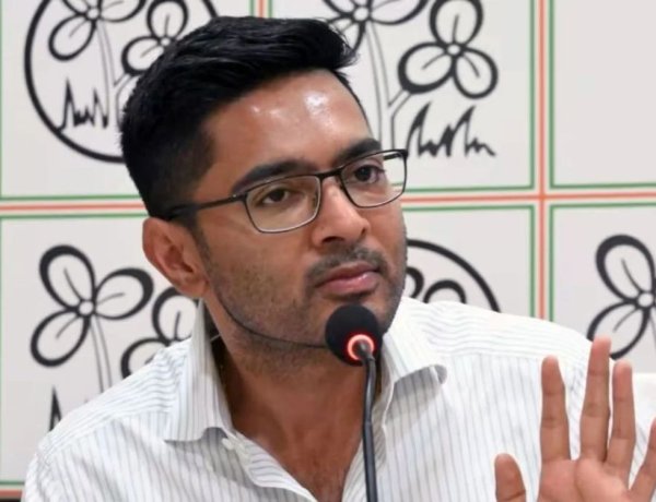कोलकाता में TMC नेता अभिषेक बनर्जी के घर पहुंची पुलिस