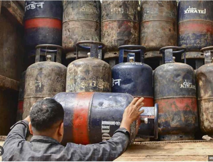 कॉमर्शियल गैस सिलेंडर 994 रुपए हुआ महंगा