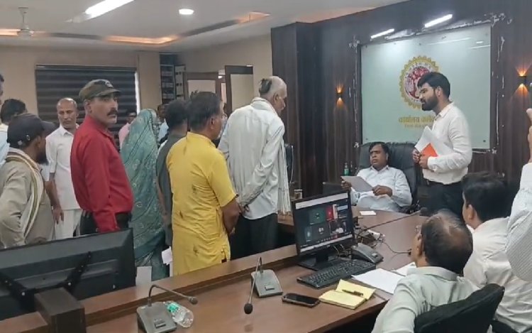 रीवा कलेक्टर ने तहसीलदारों को किया टाइट, रीडर और सहायक वर्ग-3 को सस्पेंड किया