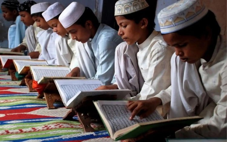 शुभेंदु अधिकारी सरकार का बड़ा फैसला, पश्चिम बंगाल में अब सभी मदरसों में 'वंदे मातरम' गाना अनिवार्य