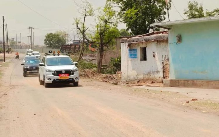 मोरवा विस्थापन क्षेत्र पहुंचे रीवा कमिश्नर और कलेक्टर, पुनर्वास व्यवस्थाओं का लिया जायजा