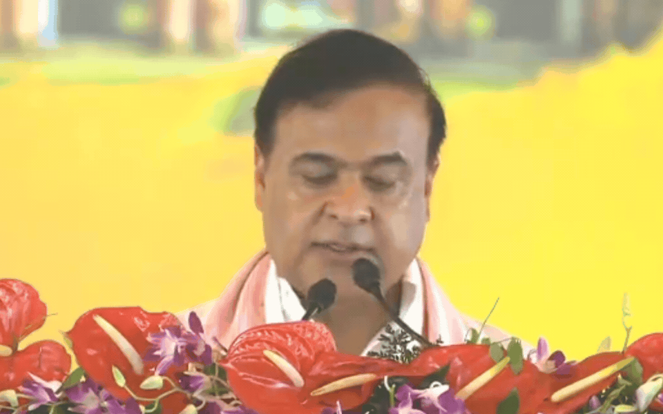 दूसरी बार CM बने हिमंता बिस्वा सरमा, 4 मंत्रियों ने भी ली शपथ