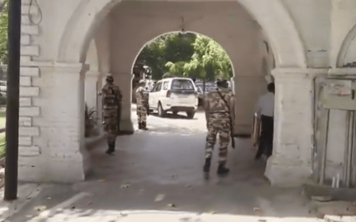कानपुर में ITBP जवानों ने पुलिस कमिश्नरेट घेरा 40-50 जवान हथियार लेकर पहुंचे