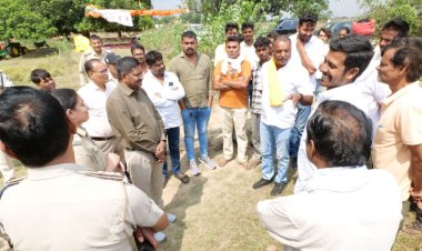 SDM ए.पी. द्विवेदी के आश्वासन पर किसानों ने खत्म किया आमरण अनशन