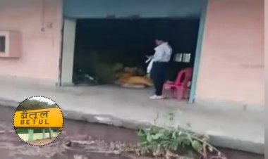 बैतूल में बड़ा खाद चोरी कांड: किसानों को नहीं मिल रही खाद, गोदाम से गायब हुईं 700 बोरियां
