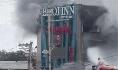भोपाल में तीन मंजिला इमारत में आग फायर ब्रिगेड की 8 गाड़ियां मौके पर