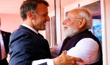 फ्रांस में राष्ट्रपति मैक्रों से मिले पीएम मोदी, बोले- भारत और फ्रांस एक सोच और विजन के साथ आगे बढ़ रहे