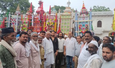 श्रद्धा और सौहार्द के साथ मनाया गया यौम-ए-आशूरा ताजिया जुलूस में उमड़ी श्रद्धालुओं की भीड़ 