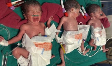 चिकित्सकों ने कराई 7 माह गर्भवती की सामान्य डिलीवरी एक साथ तीन बेटियों को दिया जन्म