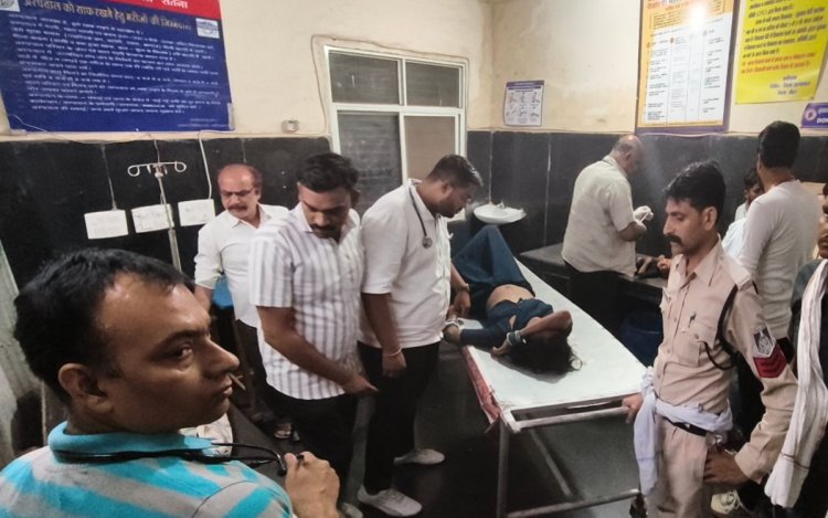 मैहर के पास NH-30 पर दर्दनाक हादसा, डिवाइडर से टकराकर खाई में गिरी जीप, 2 की मौत 9 घायल