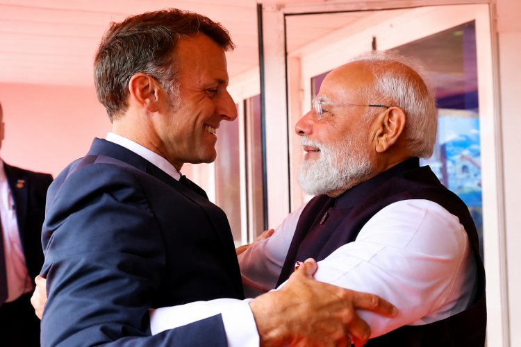 फ्रांस में राष्ट्रपति मैक्रों से मिले पीएम मोदी, बोले- भारत और फ्रांस एक सोच और विजन के साथ आगे बढ़ रहे