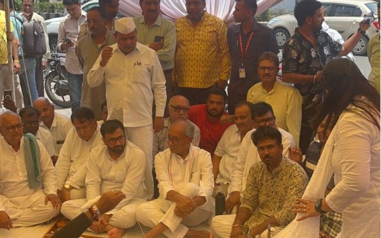 कांग्रेस का लोकतंत्र बचाओ सत्याग्रह, दिग्विजय ने EC और राम मंदिर ट्रस्ट पर उठाए सवाल