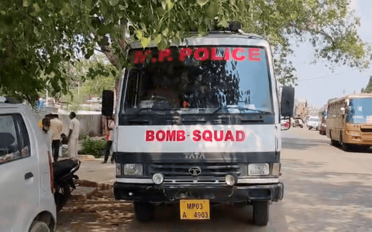 धार्मिक नगरी देवतालाब में डायनामाइट से मचा हड़कंप,एक घर में मिली संदिग्ध सामग्री