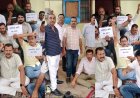 GM के विरोध में PMGSY ठेकेदारों का धरना, भ्रष्टाचार और उत्पीड़न के लगाए आरोप