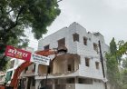 रहवासी क्षेत्र में अवैध हॉस्टल पर चला निगम का बुलडोजर, नगर निगम ने की रिमूवल कार्रवाई 