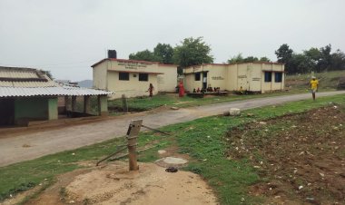 सिंगरौली में 3 माह से खराब हैंडपंप, पानी के लिए परेशान स्कूली बच्चे
