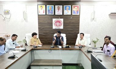 Mauganj: बच्चों की सुरक्षा और खदानों में सुरक्षा व्यवस्था पर प्रशासन सख्त, कलेक्टर ने सभी विभागों को दिए कड़े निर्देश