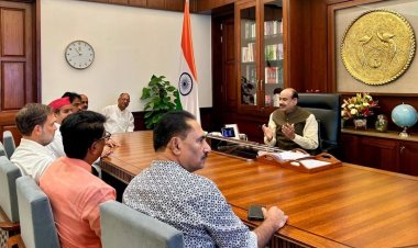 Parliament Monsoon Session 2026: पेपर लीक मुद्दे पर स्पीकर से मिले राहुल गांधी