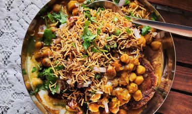 चटपटा खाने का मन है? शाम के स्नैक में बनाएं क्रिस्पी छोले टिक्की