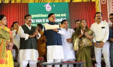 Khandwa में CM ने दी बड़ी सौगातें, 82 लाख किसानों के खातों में ₹3300 करोड़ ट्रांसफर, नई बटालियन का ऐलान