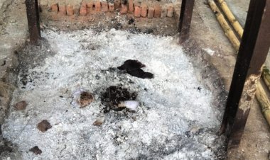 मुक्तिधाम में अस्थियों के बीच मिला नारियल-नींबू और कपड़ा, तांत्रिक क्रिया की आशंका पर पुलिस जांच शुरू