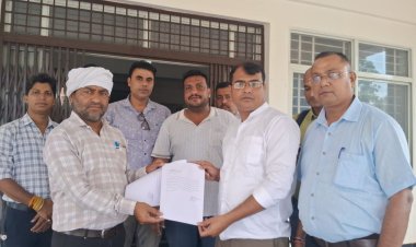 रीवा में पटवारी हड़ताल समाप्त, कलेक्टर के आश्वासन के बाद संभाला शासकीय कार्य