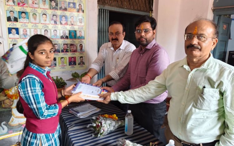 मऊगंज: ‘स्कूल चलें हम’ अभियान का द्वितीय चरण, विद्यालयों में उत्साहपूर्वक मनाया गया प्रवेशोत्सव
