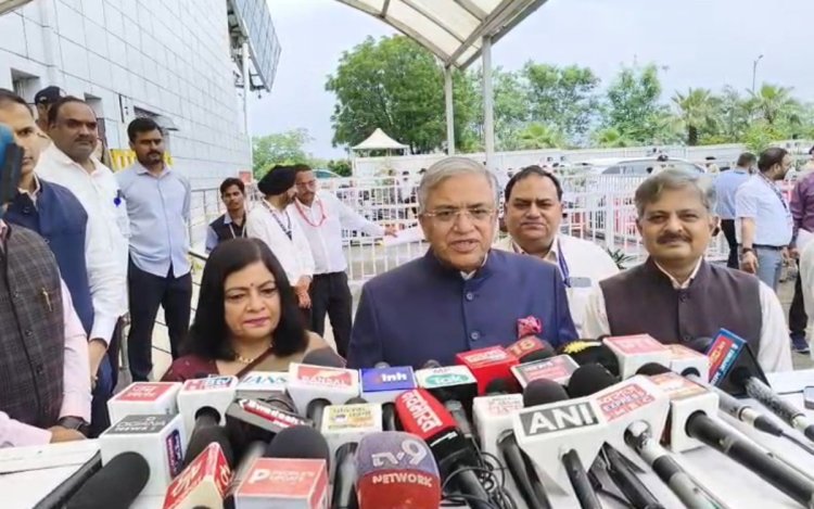 इंदौर दौर पर मुख्य निर्वाचन आयुक्त: ज्ञानेश कुमार ने कहा- BLO लोकतंत्र की मजबूत नींव हैं