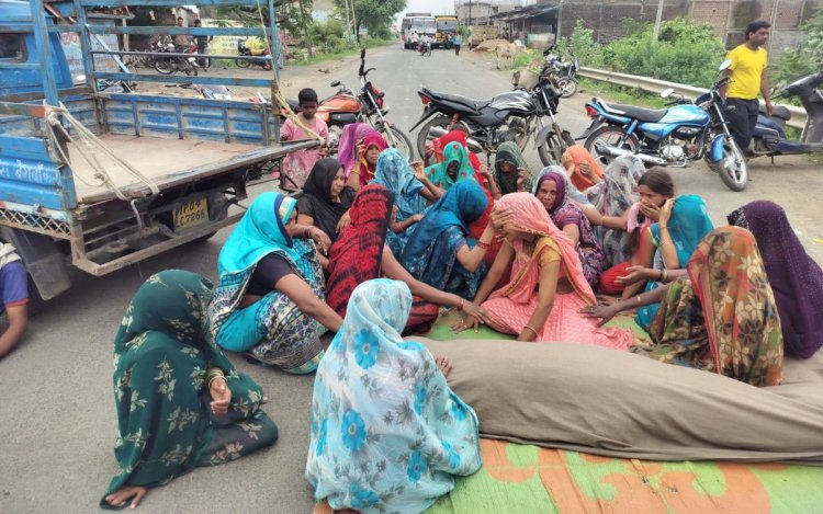 सिलवानी में करंट लगने से युवक की मौत, गुस्साए परिजनों ने स्टेट हाईवे-44 पर लगाया जाम