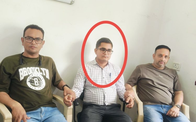 Indore: लोकायुक्त की बड़ी कार्रवाई, बिजली कंपनी का जूनियर इंजीनियर 40 हजार की रिश्वत लेते गिरफ्तार