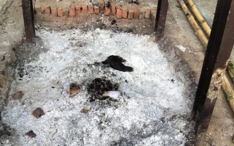 मुक्तिधाम में अस्थियों के बीच मिला नारियल-नींबू और कपड़ा, तांत्रिक क्रिया की आशंका पर पुलिस जांच शुरू