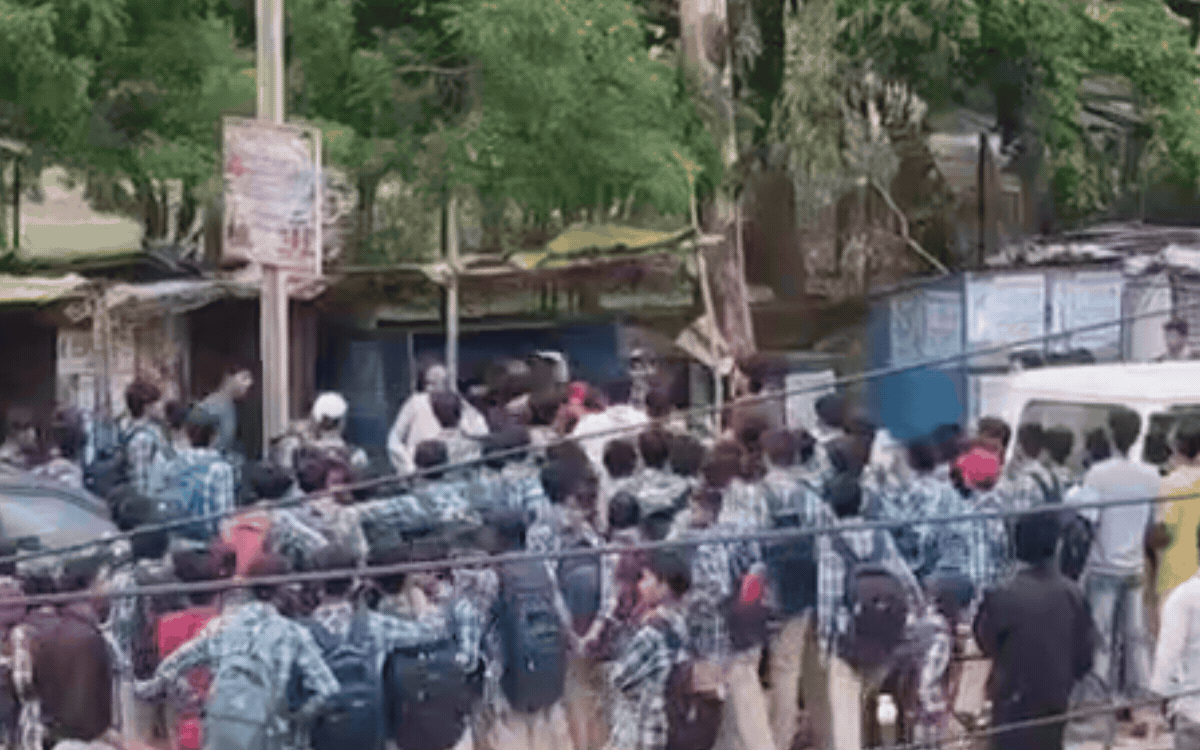 Maihar के अमरपाटन में छात्र से मारपीट, एक्सीलेंस स्कूल के बाहर हुई घटना का वीडियो वायरल