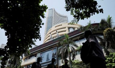 सेंसेक्स 500 अंक टूटा, निफ्टी 150 अंक फिसला; रियल्टी और FMCG शेयरों में बिकवाली