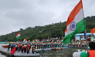 MP में छाया तिरंगा, 350 नावों पर फहराया राष्ट्रध्वज