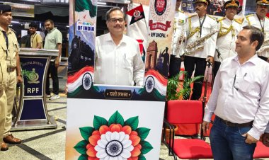 भोपाल रेलवे स्टेशन पर गूंजा देशभक्ति का संगीत, RPF बैंड ने बांधा समां